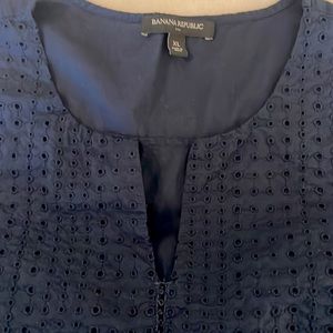 Banana Republic Navy Blue Linen Eyelet Sleeveless Top, size XL